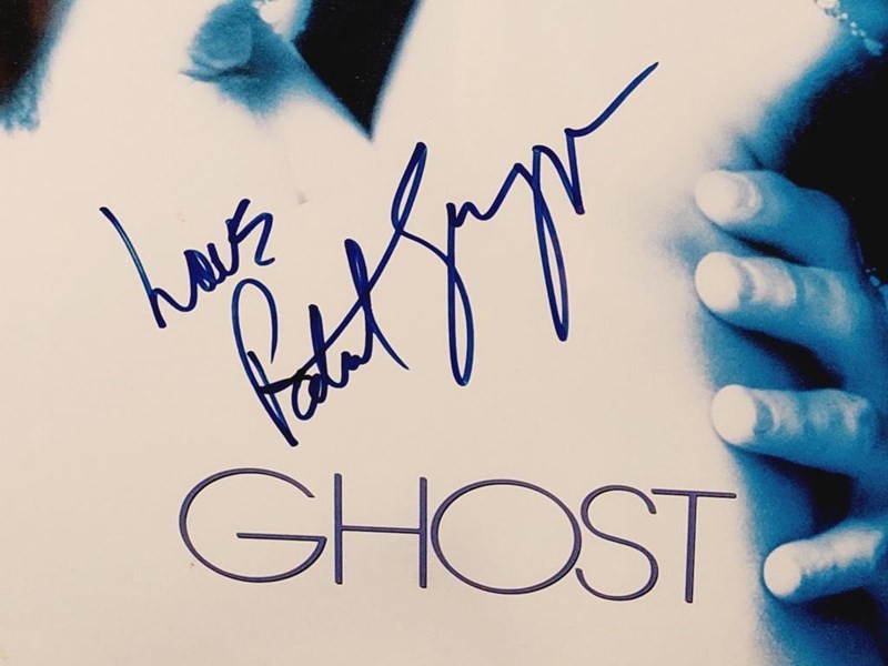 PATRICK SWAYZE HANDSIGNED ``GHOST`` LASERDISC COVER IN FRAMED DISPLAY