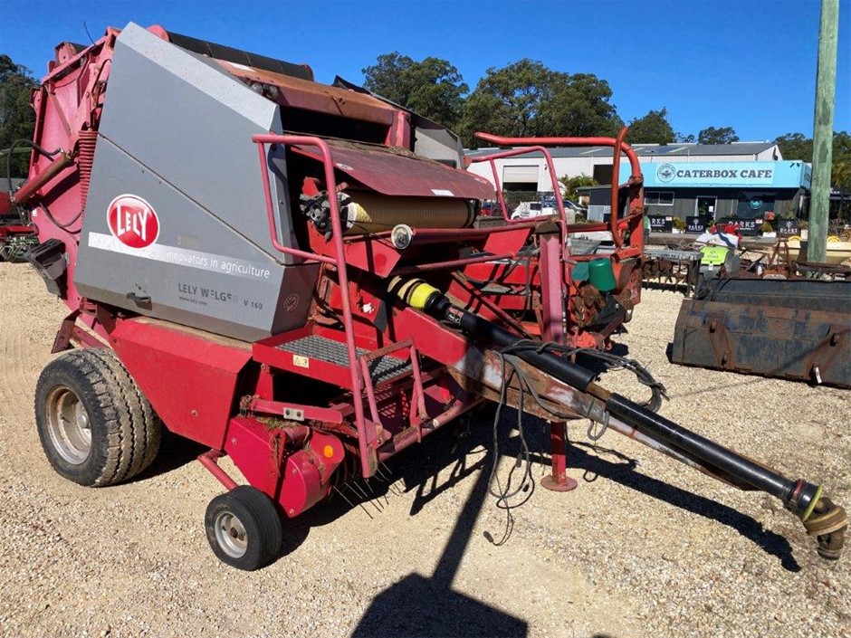 LELY Welger V160 Round Baler