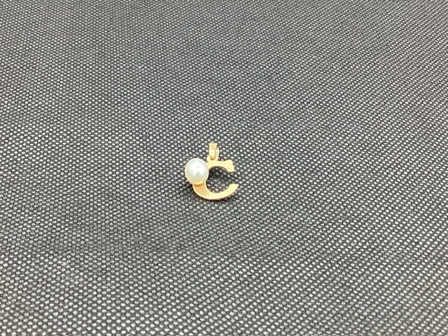 1 x Stamped 9ct Yellow Gold, Cultured Pearl Charm