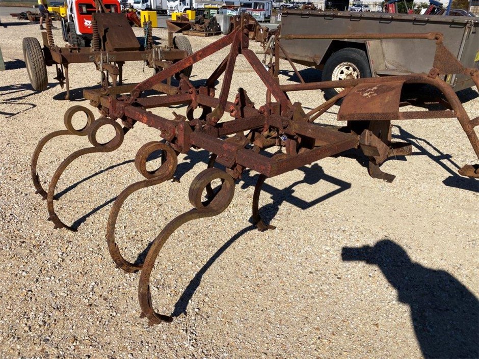 Chisel Plough Attachment - 3PL