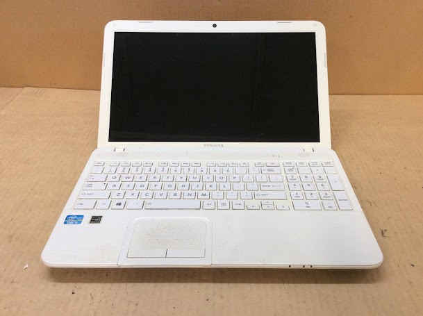 TOSHIBA Satellite C850 Laptop i3-2328M 4GBRAM/500GB White
