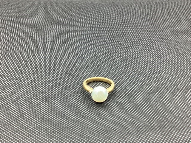 1 x Stamped 18ct Yellow Gold, Paspaley Keshi Pearl and Diamond Ring