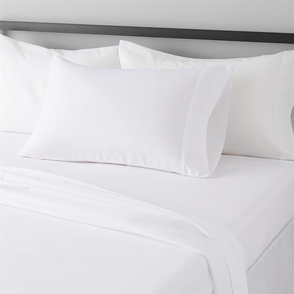 AMAZON Basics Lightweight Super Soft Easy Care Microfiber Bed Sheet Set wit