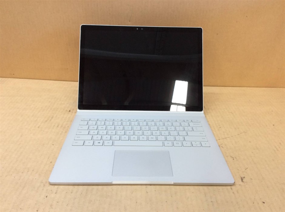 Microsoft Surface Laptop i7-6600U 8GBRAM 256GB Silver