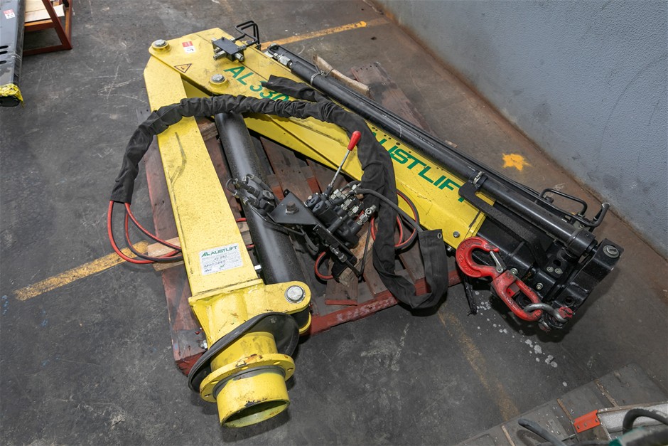 <B>2012 Auslift AL330 Hydraulic Tray Mount Truck Crane</B>