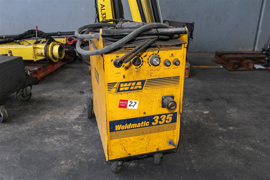 <B>WIA Weldmatic 335 Mobile Mig Welder</B>