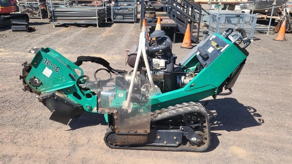 <p>Stump Grinder SG30TRX Red Roo</p>