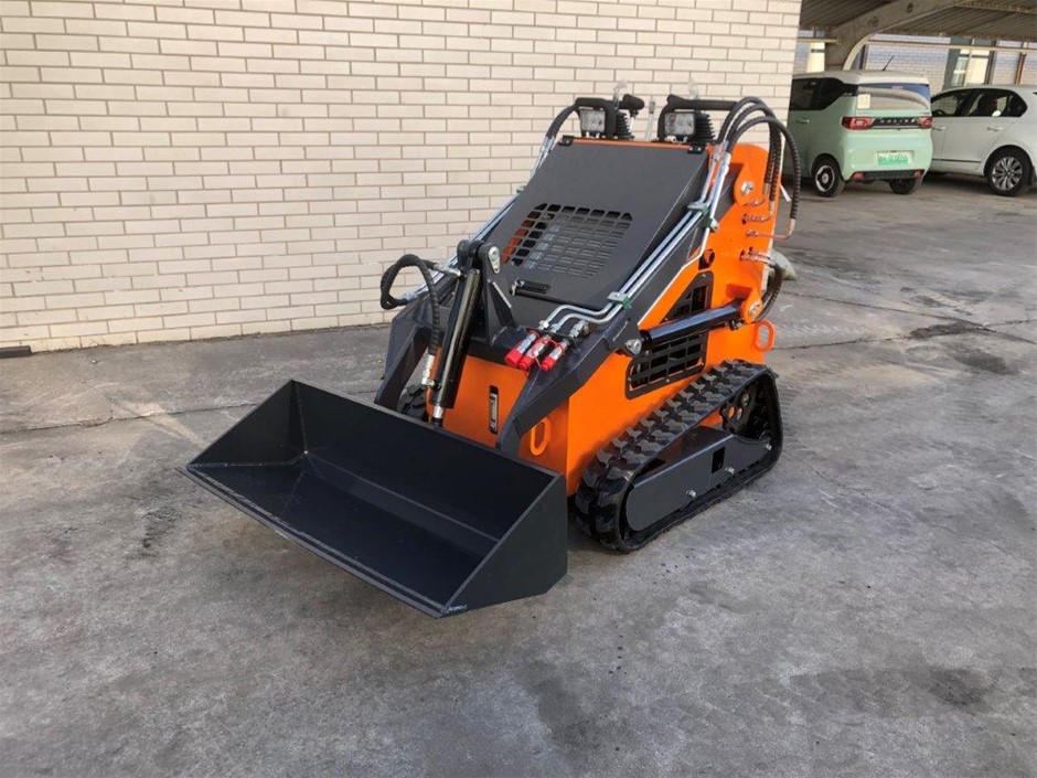 Unreserved & Unused Earthmoving and Agriculture Equipment
