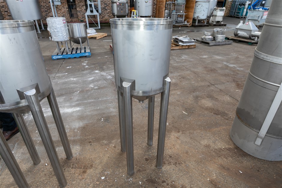 S.T.M Free Standing Open Top Hopper Tank