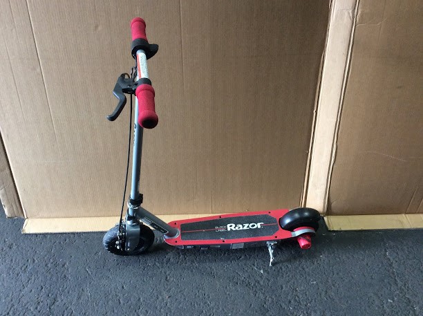 Razor E100 13112193 Black Label Electric Scooter
