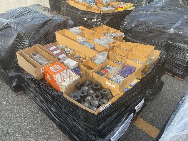 <p>Assorted Nuts Bolts Screws Pallet Of</p>