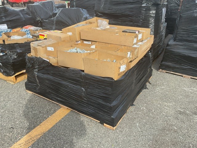 <p>Assorted Nuts Bolts and Screws Pallet Of</p>
