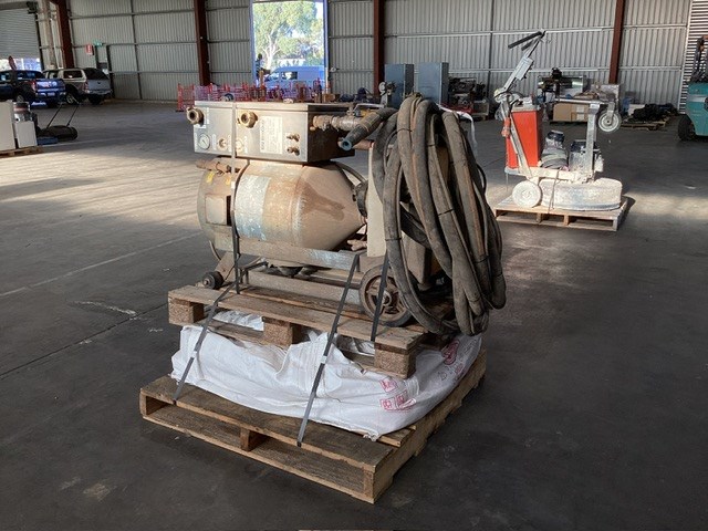 <p>Compact Abrasive Blasting System</p>
