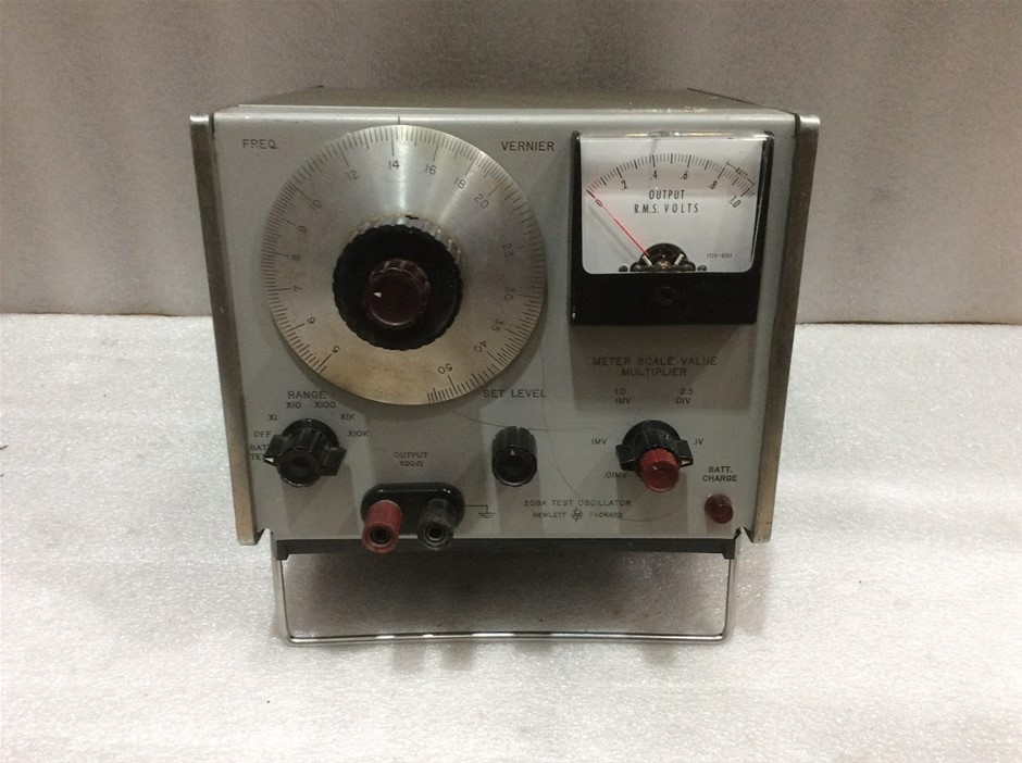 Hewlett Packard 208A Test Oscillator