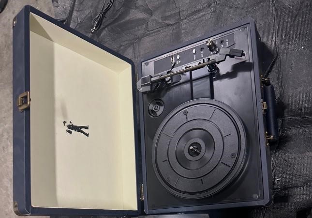 END OF LEASE SALE: Mini Record Player
