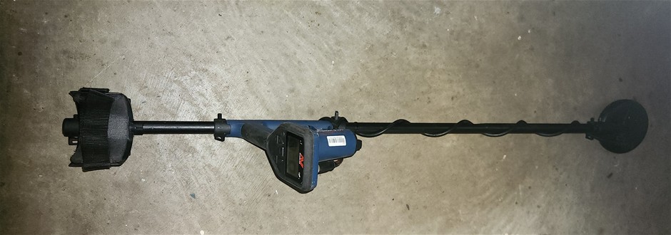 Minelab GOLDMONSTER 1000 Metal Detector Locator