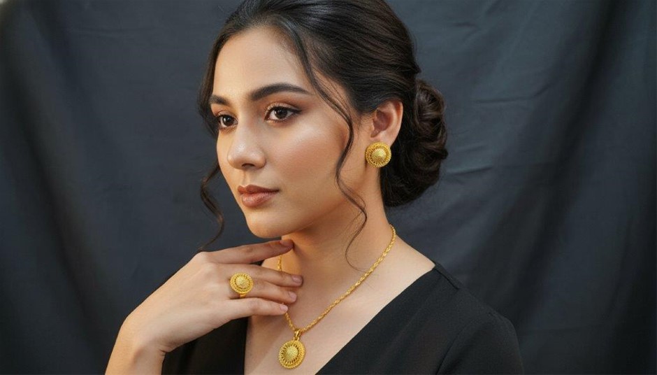 Set 24k Triple Yellow Gold plated Earrings & Ring & Pendant & Chain (24k)