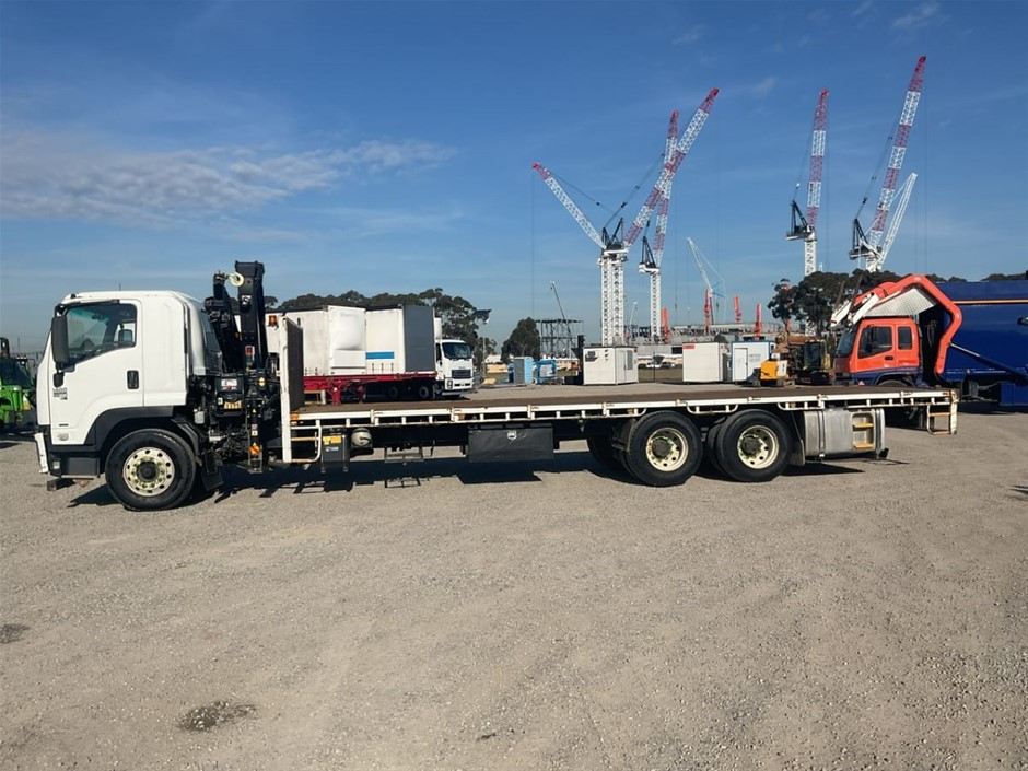 2013 Isuzu FVY 1400 6 x 4 Crane Truck