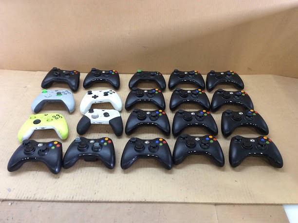 Microsoft Mixed Brand and Model Wireless Controllers (Lot of 20)