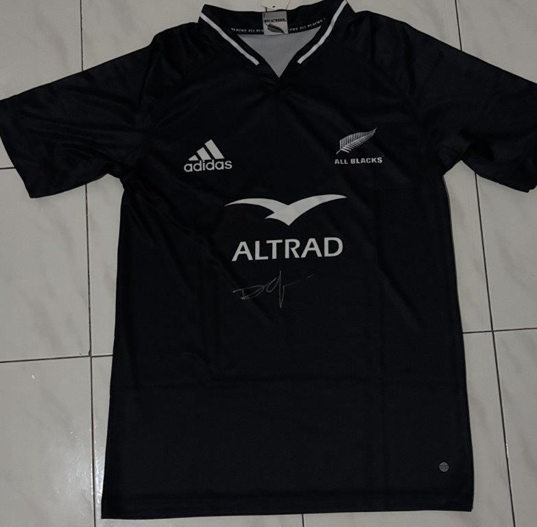 RUGBY GREAT DAN CARTER SIGNED NZ AB JERSEY Auction (0001-2583098 ...