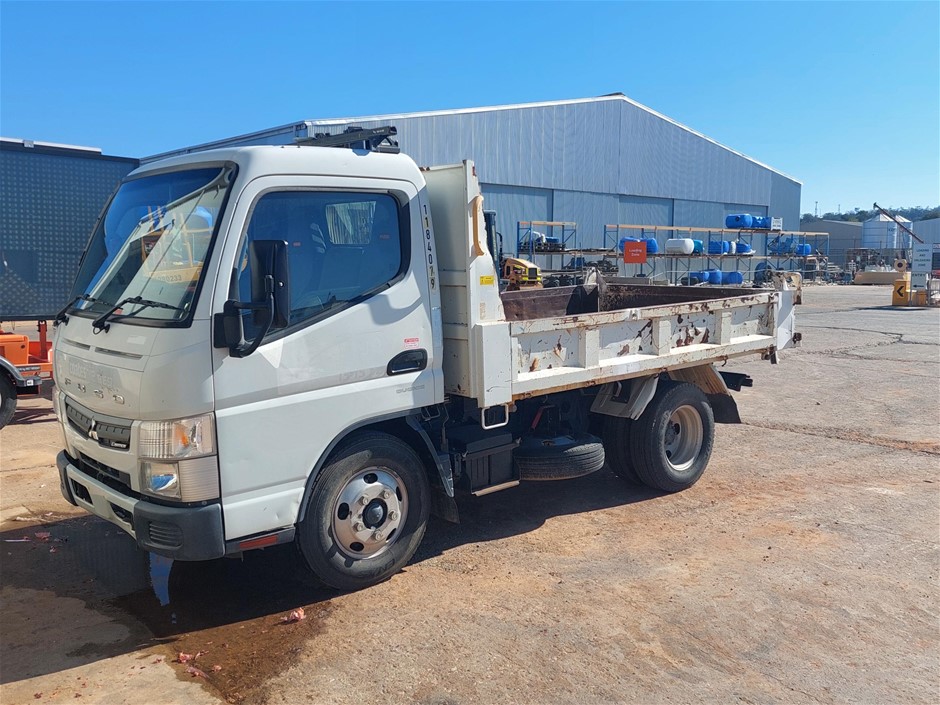 <B>2017 Fuso Canter 515 Truck - 1.7t Tipper</B>