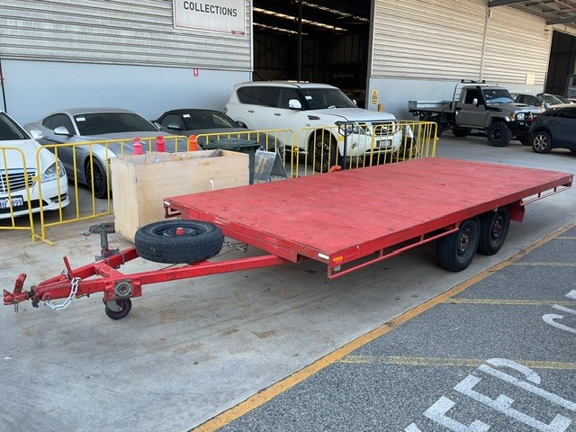 <p>2012 U-Tow Tandem Flat Top Trailer</p>