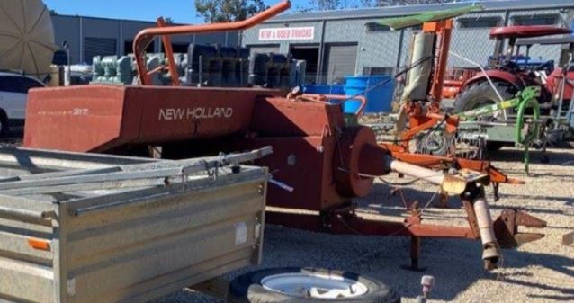 New Holland Hayliner 317 Square Baler 