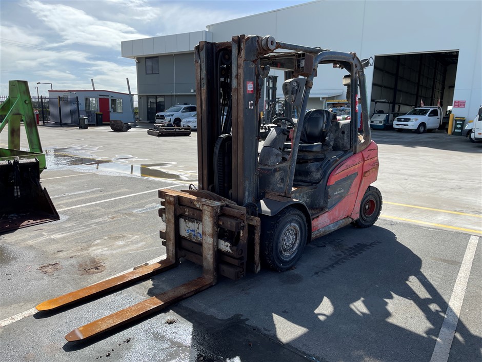 Linde H30 Counterbalance Forklift