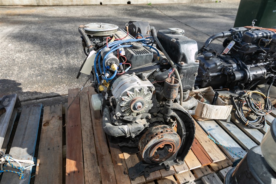 <B>MERCRUISER 470 4 Cylinder Petrol Engine</B>