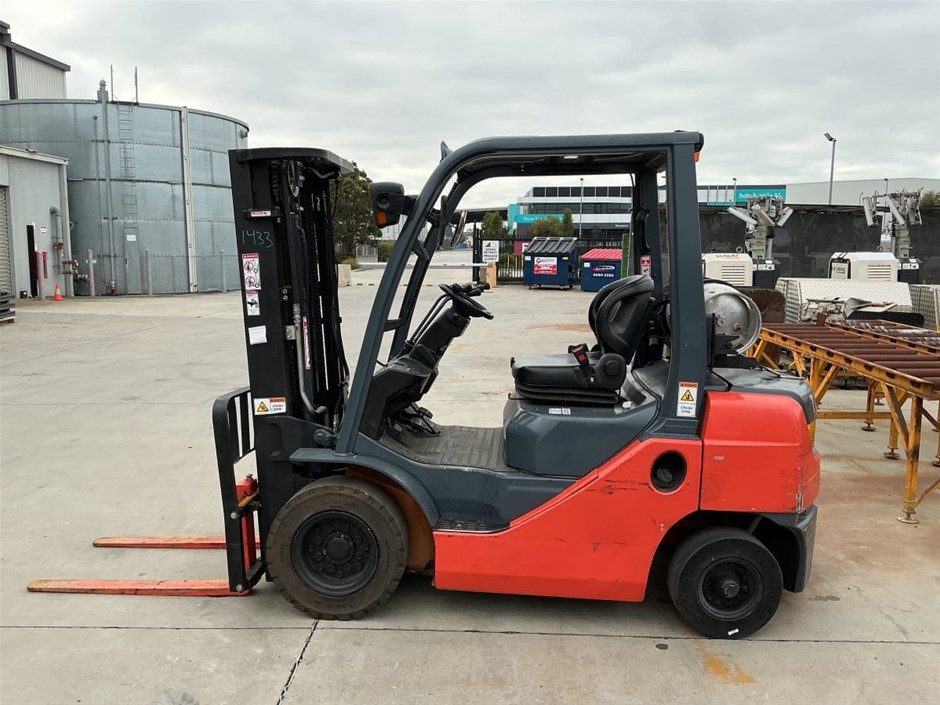2011 Toyota 32-8FG25 LPG Counterbalance Forklift
