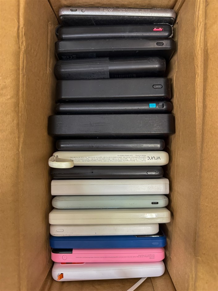 Approx 17 x Assorted Powerbanks