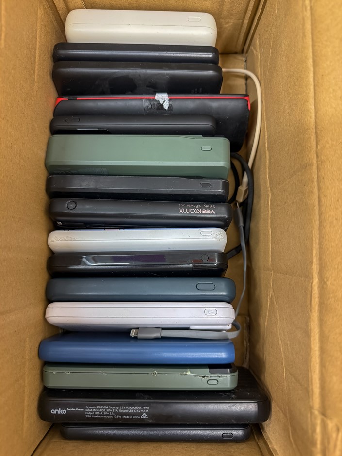 Approx 16 x Assorted Powerbanks