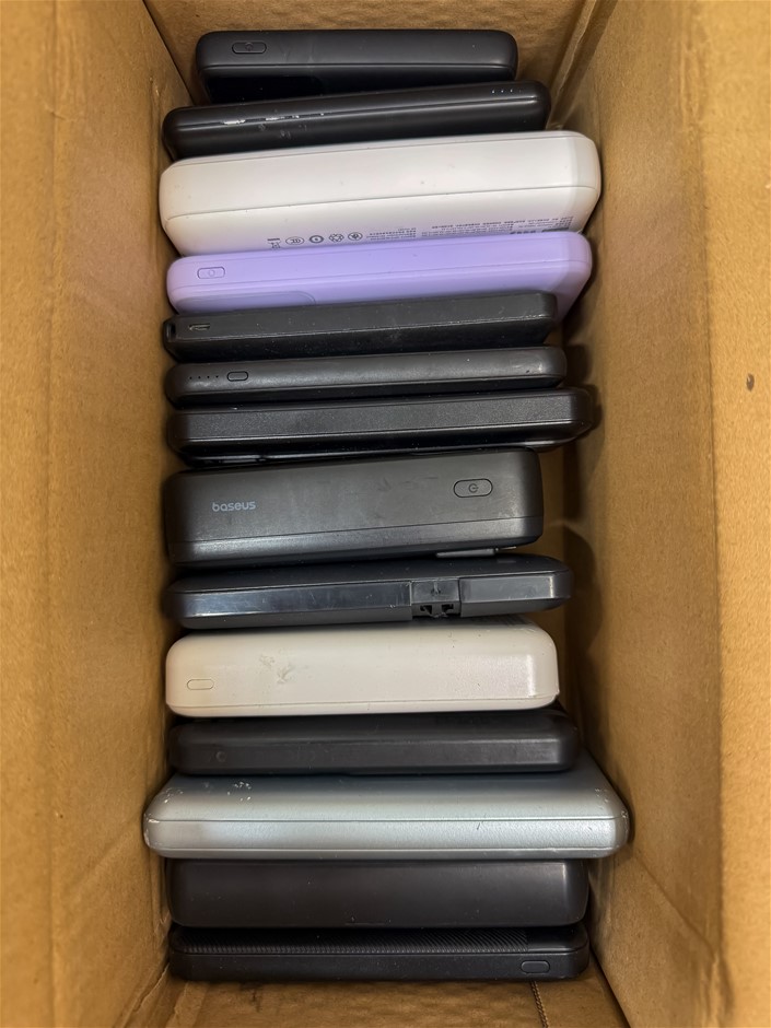 Approx 14 x Assorted Powerbanks