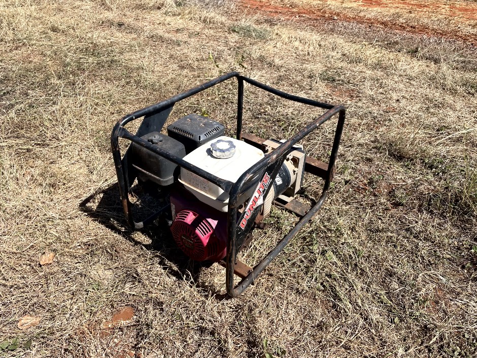 <p>Dunlite 6.6kw Power Equipment Generator</p>