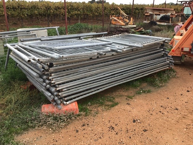 <p>Qty of Assorted Temporary Fencing Panels </p>