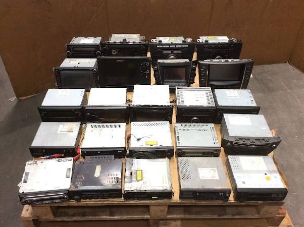 Model Car Stereos and Navigation Systems