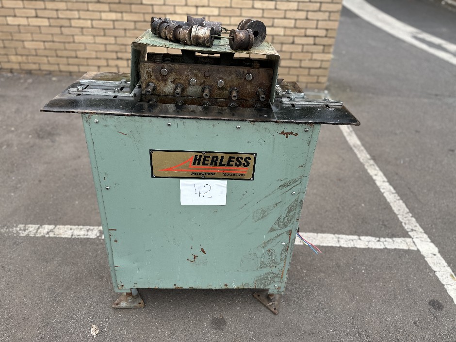 <p>Herless Small PITTSBURGH Machine</p>