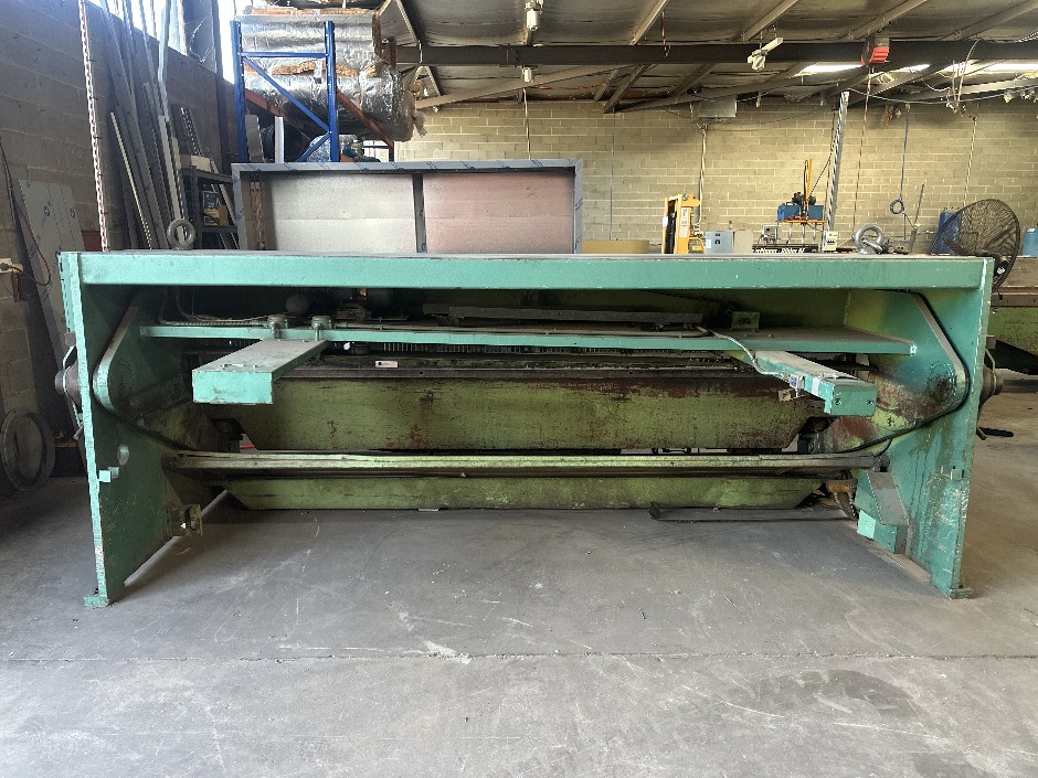 <p>1980 3000mm Long Guillotine - HJO SWEDEN</p>