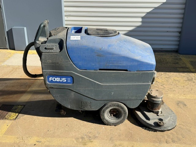 2012 Clarke Focus II Floor Scrubber