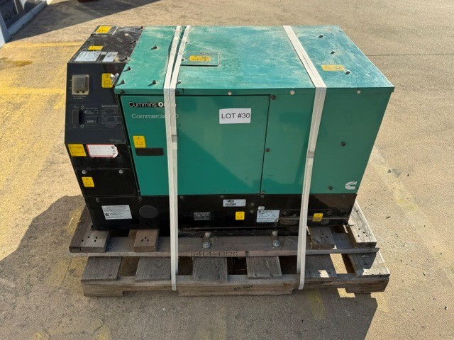 <p>2013 Onan Cummins 8HDKCC-6881F Diesel Generator</p>