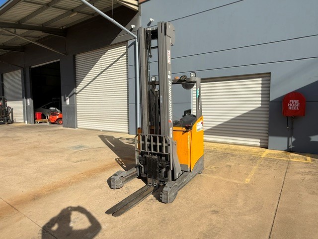 <p>2018 Jungheinrich ETV116N G-E115-770DZ Electric</p>