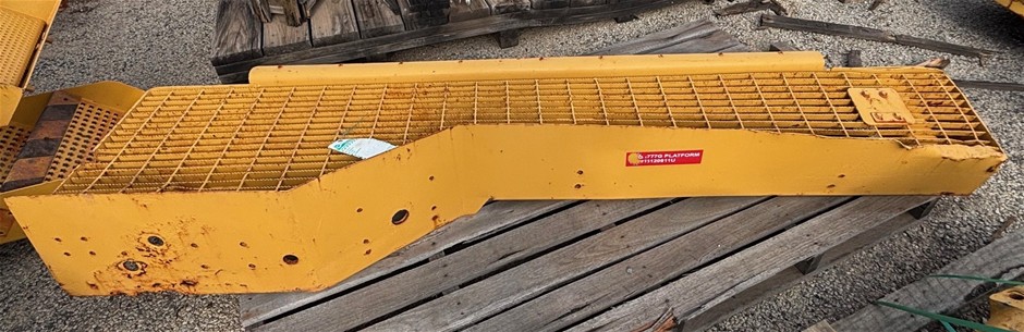 Caterpillar APN# 3120811 PLATFORM ASSY, 777G
