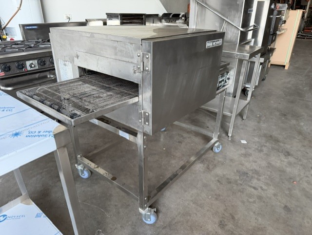 <p>Lincoln Impinger 1135 Conveyor Pizza Oven</p>