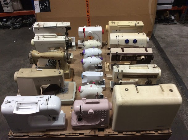 Husqvarna/Singer/Brother Mixed Brand and Model Sewing Machine (Lot of 17)