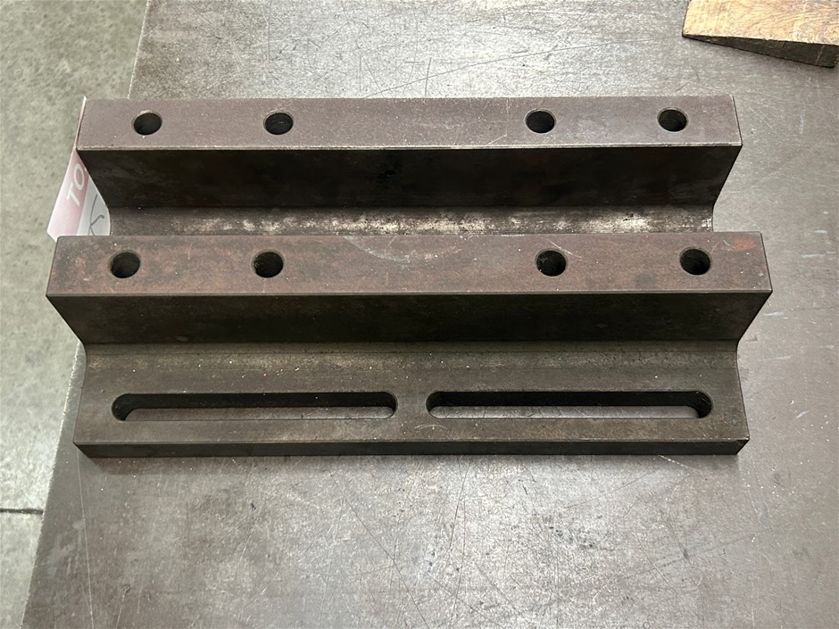 2x Steel Angle Plates