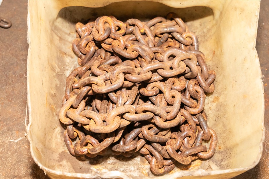 Load Chain in poly Bucket