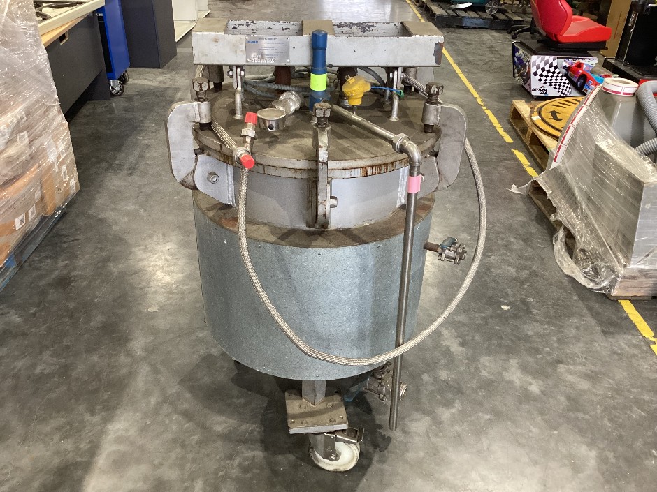 <p>Conveyor & General Engineering Pressure Tank</p>