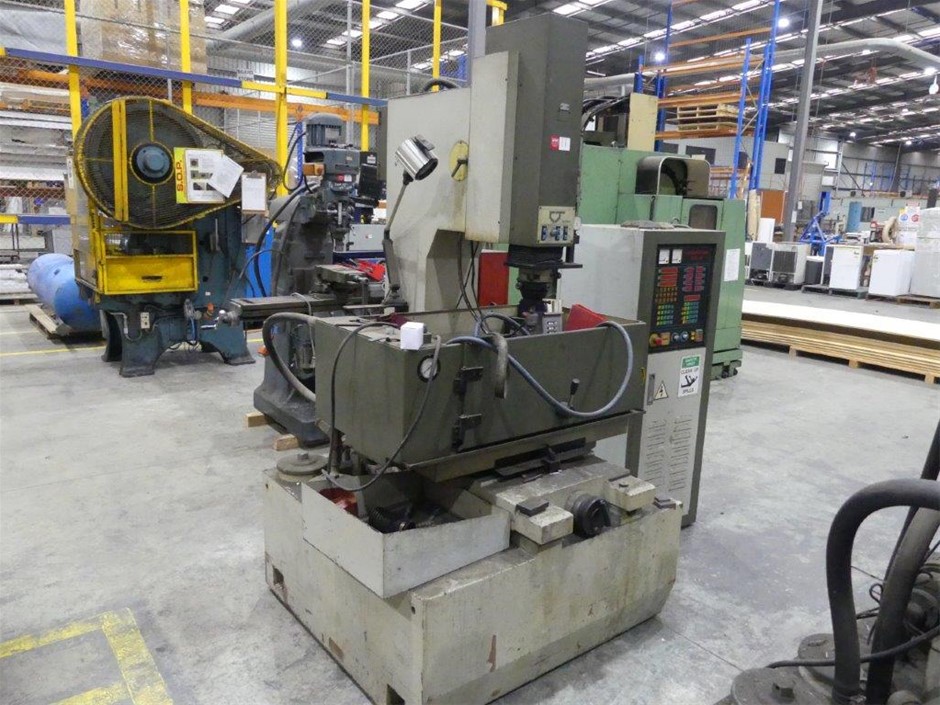 EDM Chyun JI Precision Die Sinking Electrical Discharge Machine (3 Axis)