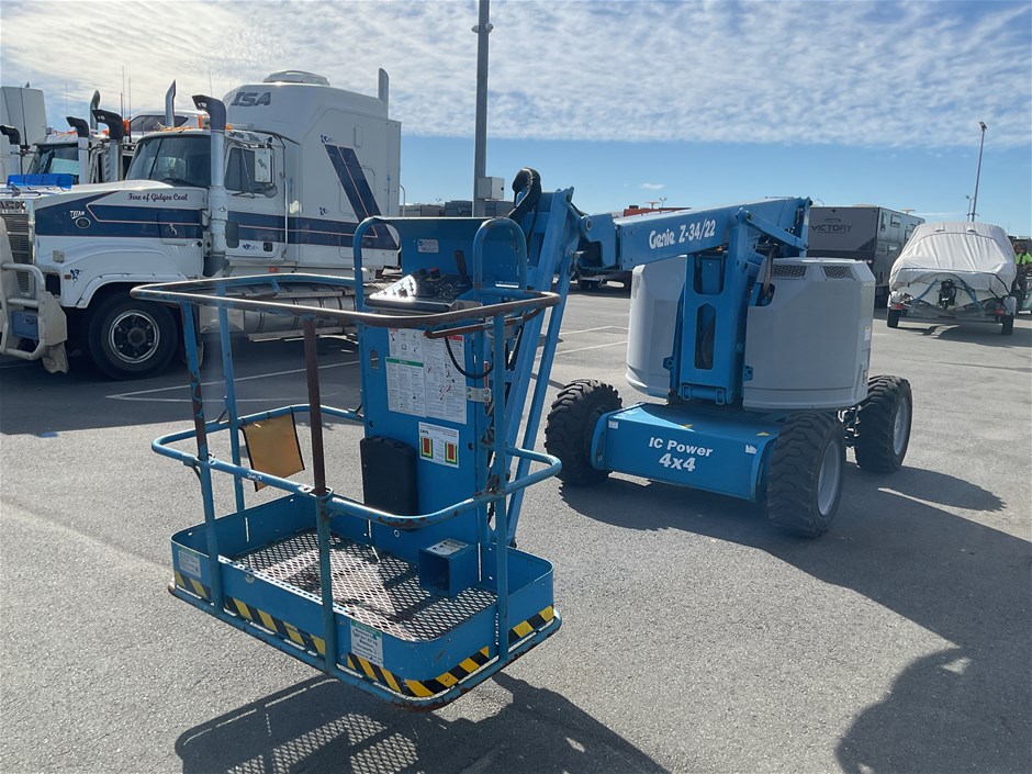 <p>2017 Genie Z34 Boom Lift</p>