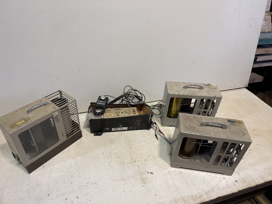 Used Hioki power recorder, and various thermohygrographs.